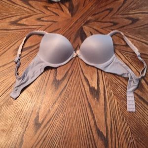 Body by Victoria Push Up Bra Size 32B Light Gray